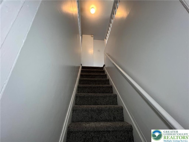 18 S Bradford St, Allentown City, PA 18109 - view of staircase