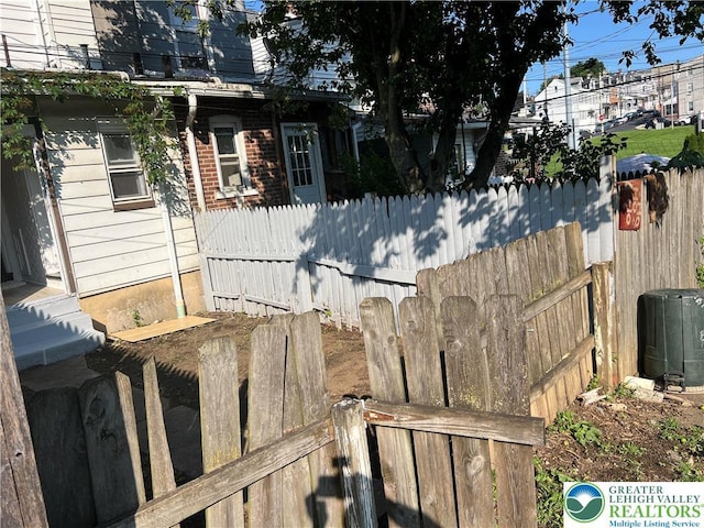 18 S Bradford St, Allentown City, PA 18109 - view of yard