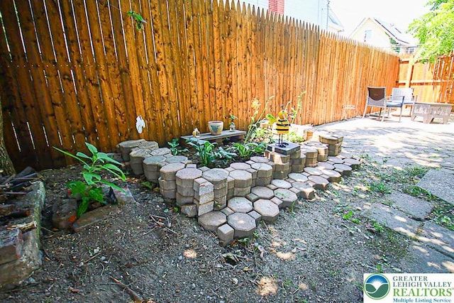 532 Broadway, Bangor Boro, PA 18013 - view of yard with a patio