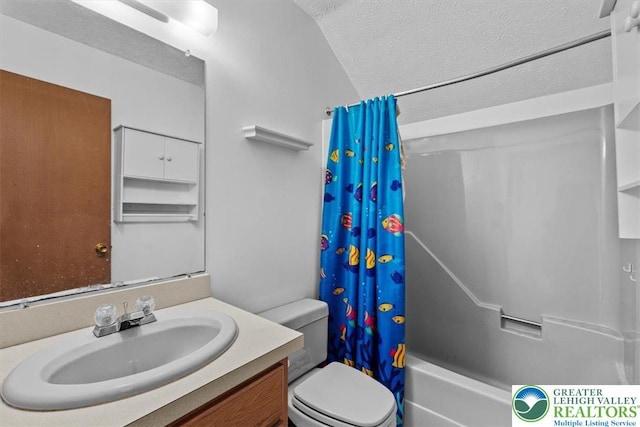 117 Manchester Dr, Lehman Twp, PA 18324 - bathroom with shower / bath combo with shower curtain and vanity