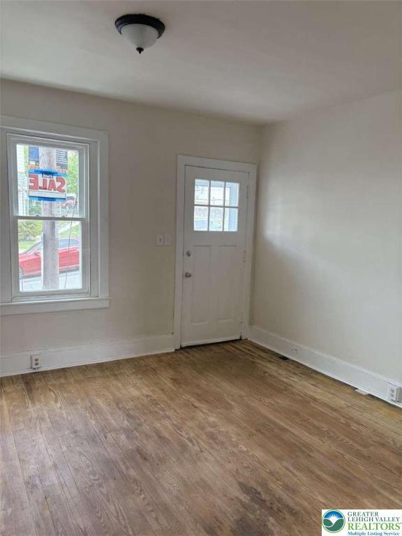 606 Carlton Ave, Bethlehem City, PA 18015 - photo 2