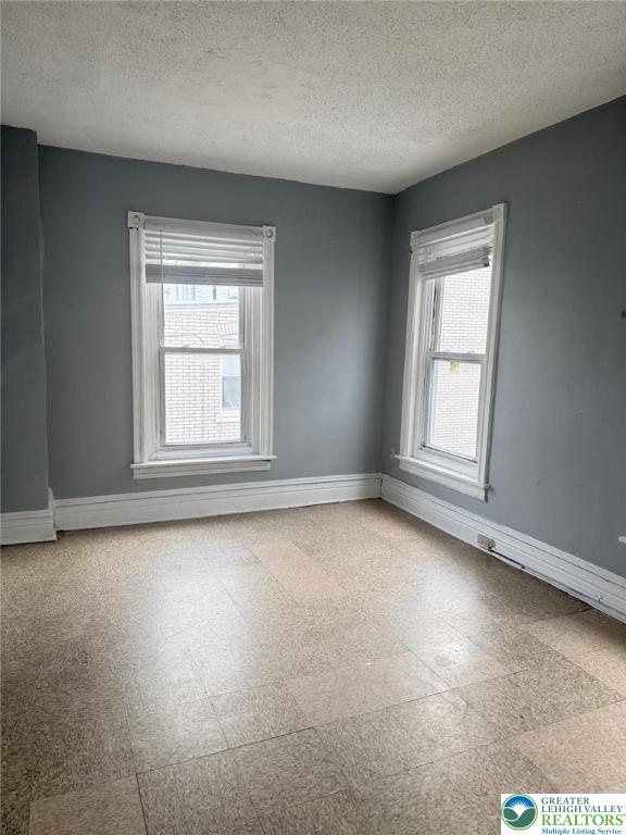 914 W Green St, Allentown City, PA 18102 - photo 12