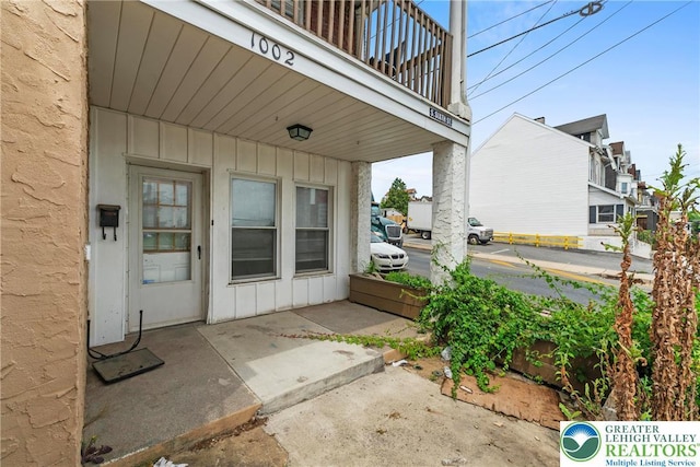 1002 S 6th St, Allentown City, PA 18103 - view of patio / terrace