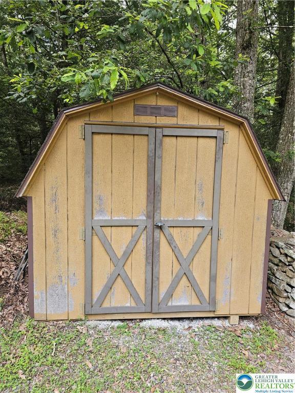 178 Sparrow Ln, Penn Forest Twp, PA 18229 - view of shed