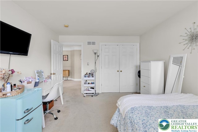 4325 Crosswinds Dr, Easton, PA 18045 - bedroom with carpet flooring and a closet