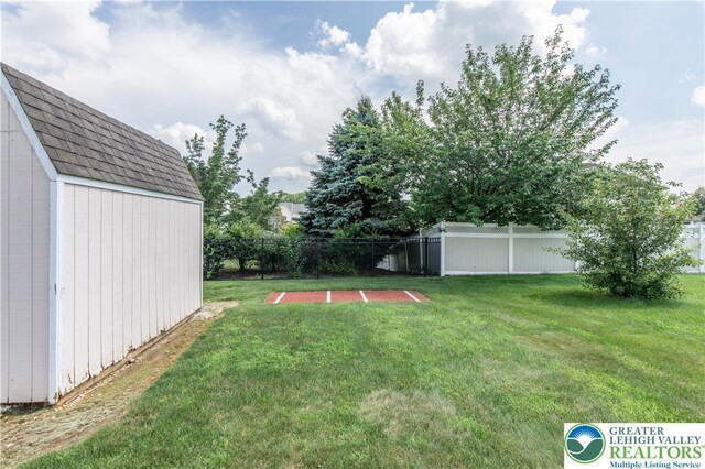 4325 Crosswinds Dr, Easton, PA 18045 - view of yard featuring a storage unit