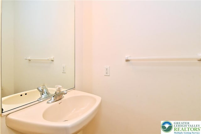 5631 Stonecroft Ln, Lower Macungie Twp, PA 18106 - bathroom with a sink
