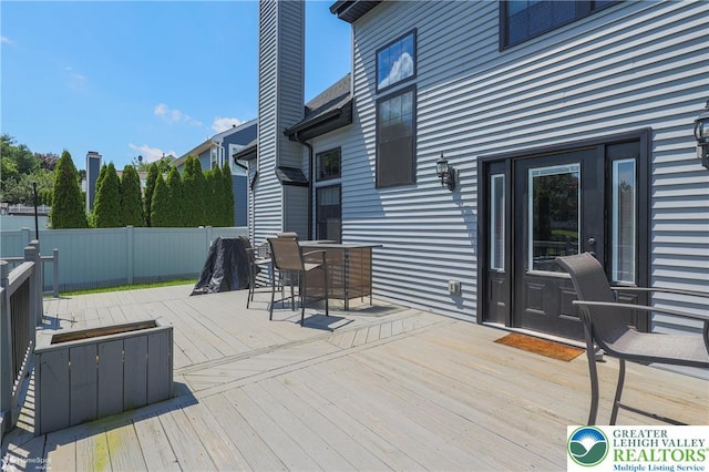 3536 New Hampshire Ave, Bethlehem Twp, PA 18045 - deck with outdoor dining space