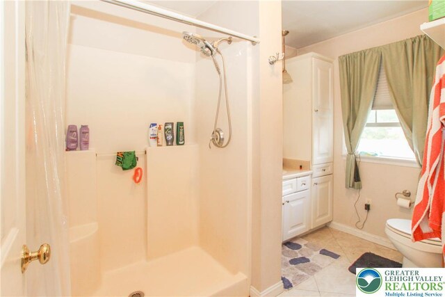 518 Bauer Rd, Moore Twp, PA 18014 - bathroom featuring a shower with curtain and tile patterned floors
