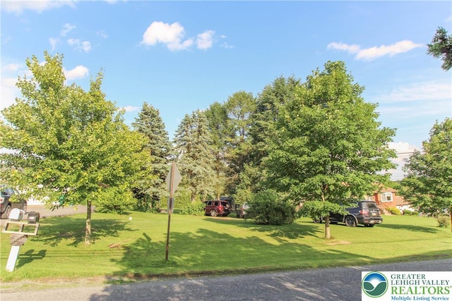 518 Bauer Rd, Moore Twp, PA 18014 - surrounding community featuring a yard