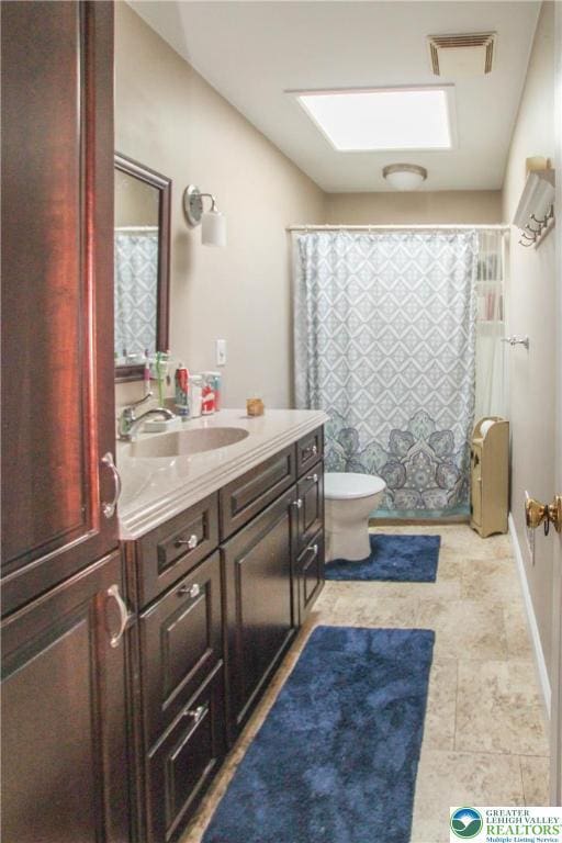 518 Bauer Rd, Moore Twp, PA 18014 - full bath with vanity and a shower with shower curtain