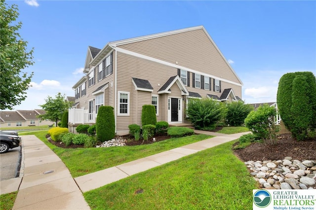 4094 Bunker Hill Dr S, Upper Saucon Twp, PA 18036 - view of front facade featuring a front yard