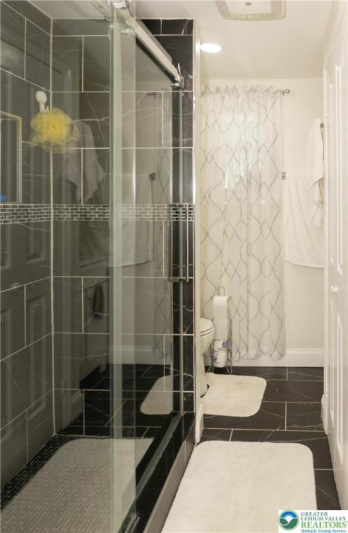 2912 Lehigh St, Allentown City, PA 18103 - full bathroom with a shower stall