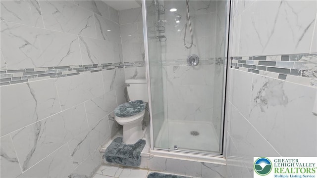 1500 Schuylkill Ave, Reading City, PA 19601 - bathroom featuring toilet and a shower stall
