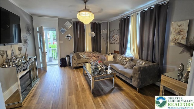 1500 Schuylkill Ave, Reading City, PA 19601 - living area featuring ornamental molding and wood finished floors