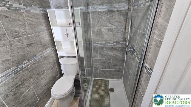 1500 Schuylkill Ave, Reading City, PA 19601 - full bath with a shower stall and tile walls