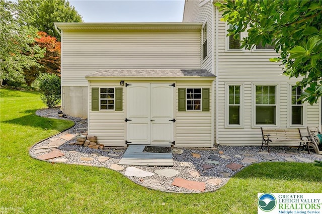 1945 Jenkins Dr, Forks Twp, PA 18040 - back of house featuring a yard