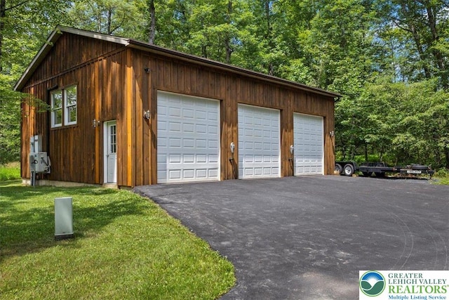 207 W Douglasville Rd, Bushkill Twp, PA 18064 - view of detached garage