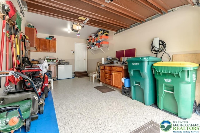 1536 Cambridge Dr, Lower Macungie Twp, PA 18062 - garage with a garage door opener