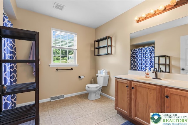 7725 Harbor Ct, Washington Twp, PA 18080 - bathroom featuring vanity and tile patterned flooring