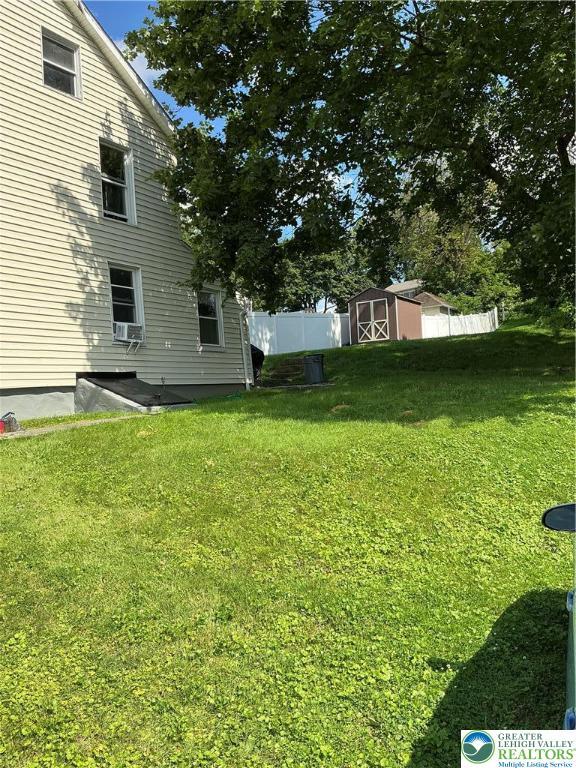 329 Race St, Catasauqua Boro, PA 18032 - photo 2
