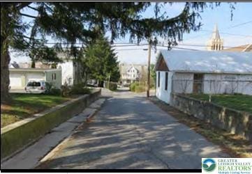 732 Washington Ave, Northampton Boro, PA 18067 - view of asphalt road