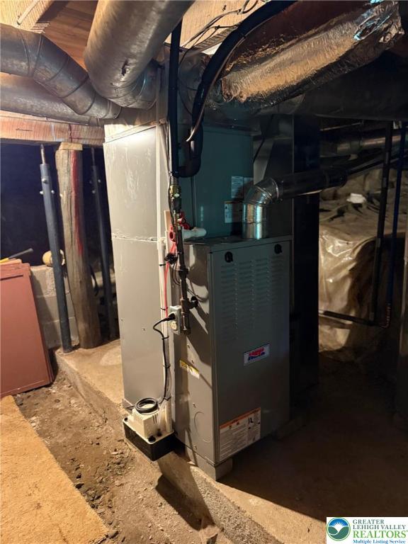 521 Resica Falls Rd, East Stroudsburg, PA 18302 - view of utility room