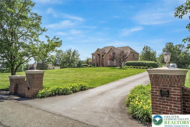 4260 W Wyndemere Cir, Lowhill Twp, PA 18078 - view of front of house featuring a front yard