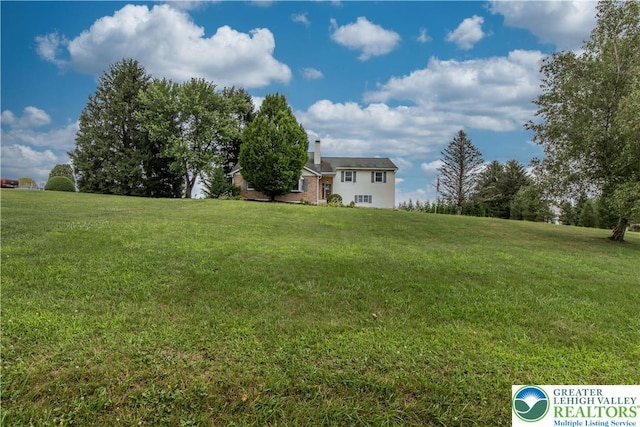 8555 Mohr Ln, Weisenberg Twp, PA 18051 - view of green lawn