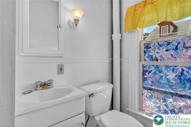 22 N Warren St, Easton, PA 18042 - bathroom with toilet and vanity