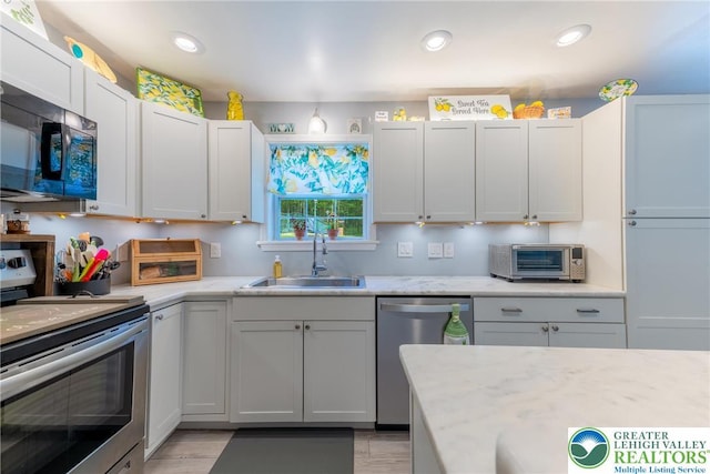 2175 Village Rd, Chestnuthill Twp, PA 18330 - kitchen with stainless steel appliances and recessed lighting