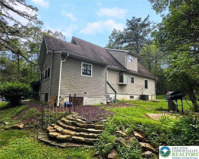 1701 Johns Rd, Chestnuthill Twp, PA 18330 - back of house featuring entry steps