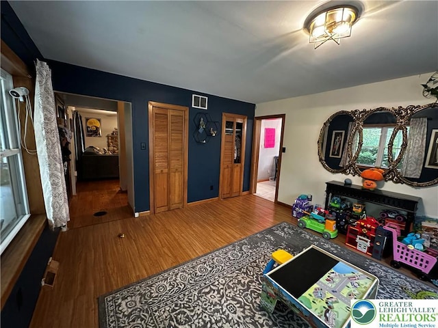 1701 Johns Rd, Chestnuthill Twp, PA 18330 - playroom featuring wood finished floors