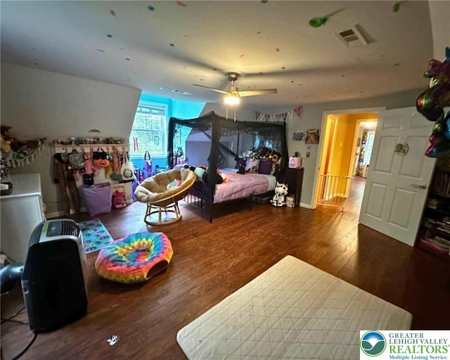 1701 Johns Rd, Chestnuthill Twp, PA 18330 - bedroom with wood finished floors