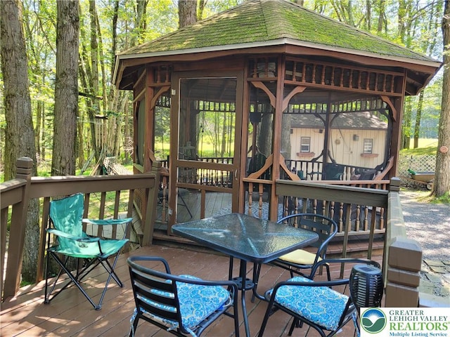 2048 Beaver Run Rd, Tobyhanna Twp, PA 18347 - wooden terrace with a gazebo