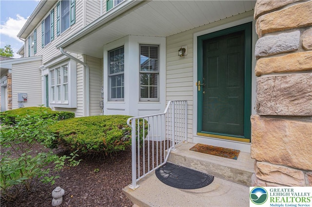 2877 Hope Ridge Dr, Bethlehem Twp, PA 18045 - property entrance