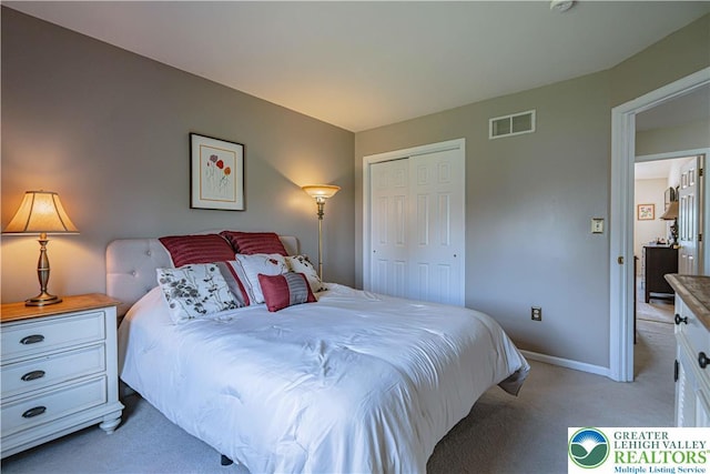 2877 Hope Ridge Dr, Bethlehem Twp, PA 18045 - bedroom with light colored carpet and a closet