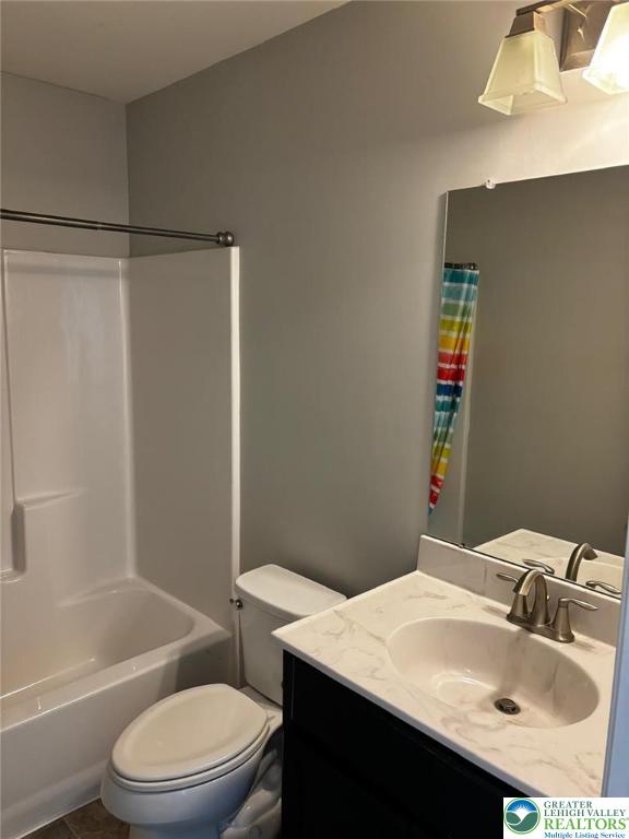 4954 Coatbridge Ln, Lehigh Twp, PA 18088 - bathroom featuring vanity and shower / bath combo