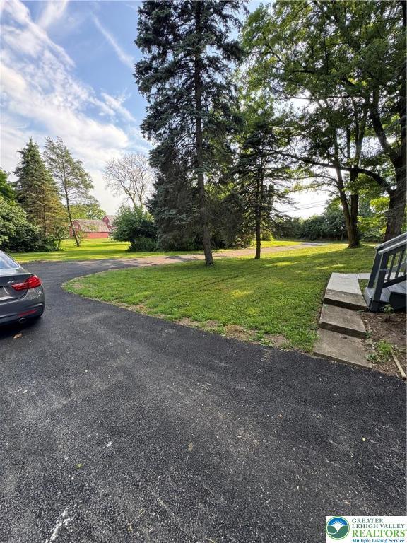 84 Moorestown Dr, Moore Twp, PA 18014 - view of road