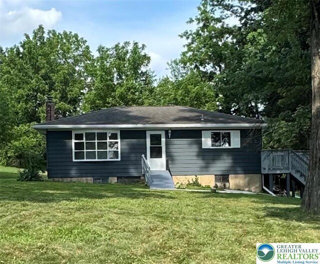 84 Moorestown Dr, Moore Twp, PA 18014 - view of front of home with a front yard