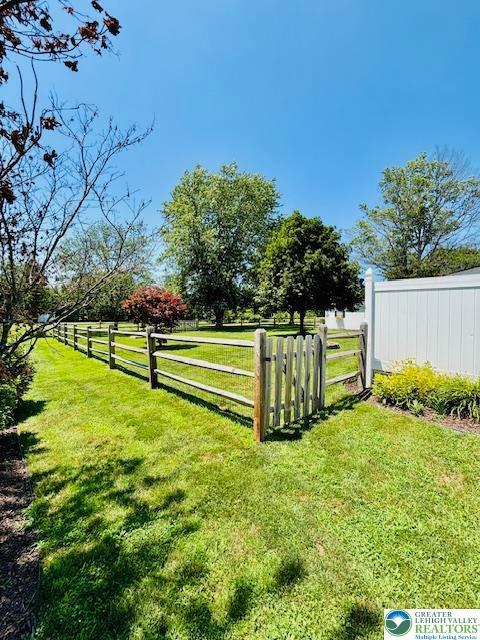 2734 Old Bethlehem Pike, Milford Twp, PA 18951 - view of yard