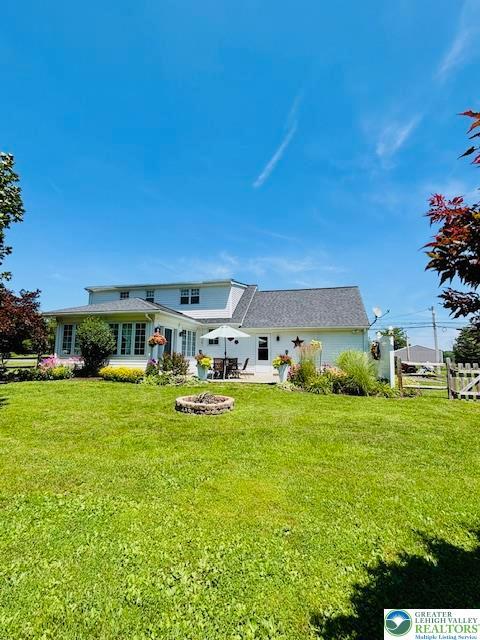 2734 Old Bethlehem Pike, Milford Twp, PA 18951 - rear view of property