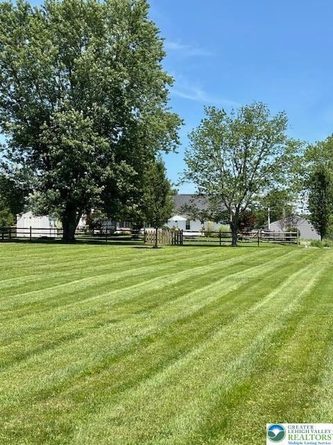2734 Old Bethlehem Pike, Milford Twp, PA 18951 - view of yard