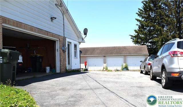2841 Willow St, North Whitehall Twp, PA 18037 - view of garage