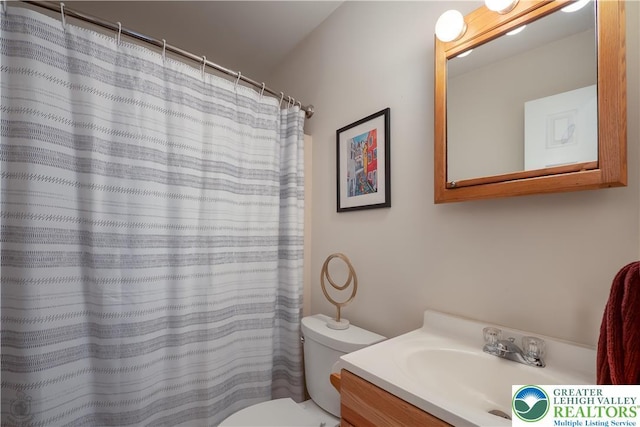 2721 Victoria Ln, Easton, PA 18045 - full bath with vanity and a shower with curtain
