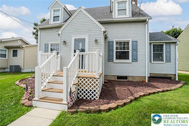 457 E Lawn Rd, Upper Nazareth Twp, PA 18064 - cape cod home featuring a front lawn and roof with shingles