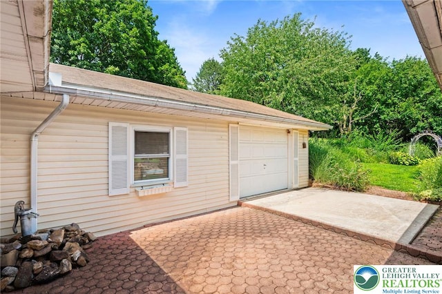 242 Schoeneck Ave, Nazareth Boro, PA 18064 - view of garage