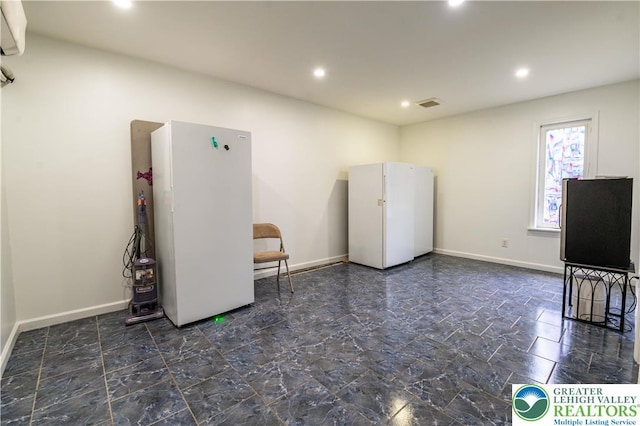 1555 Longleaf Dr, Chestnuthill Twp, PA 18330 - miscellaneous room with recessed lighting