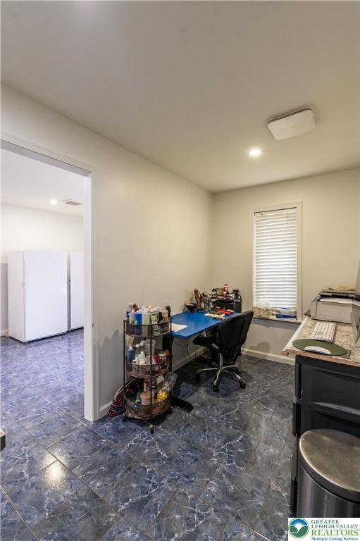 1555 Longleaf Dr, Chestnuthill Twp, PA 18330 - office featuring baseboards