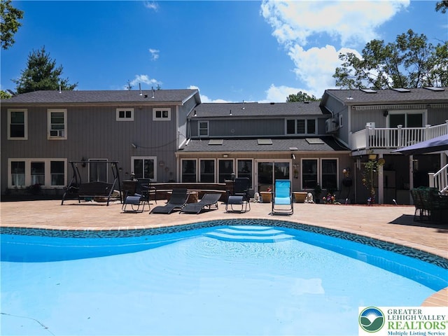 1555 Longleaf Dr, Chestnuthill Twp, PA 18330 - outdoor pool with a patio